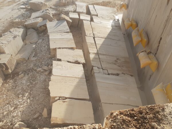 Air Cushions for overturning Large Stone Blocks