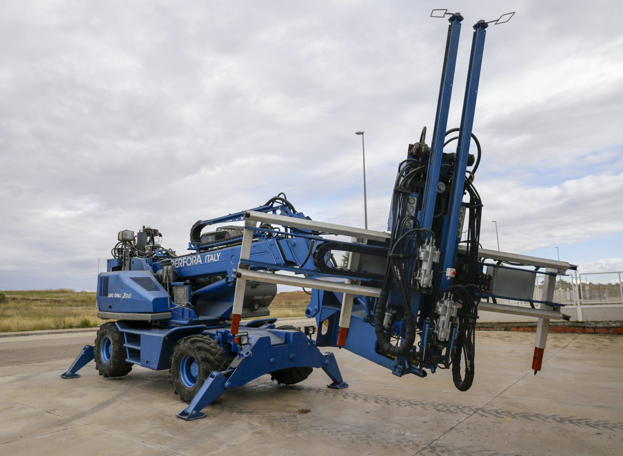 Hydraulic Drilling Machine - Perfora 